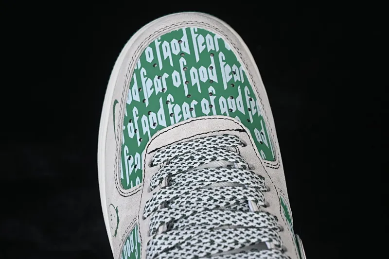 All categories Nk Air Force 1 Air Force series Nk Air Force 1 Low Air Force low-top Nike Air Force 1'07 Low Gray and green contrast Air Force 1 low-top casual sneakers SY1388-025